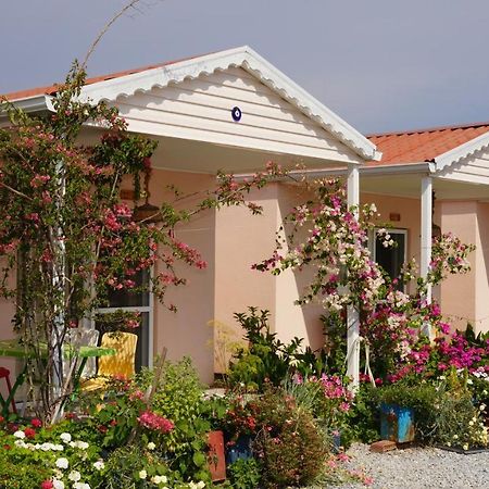 Yelken Bungalov Bed and Breakfast Milas Esterno foto
